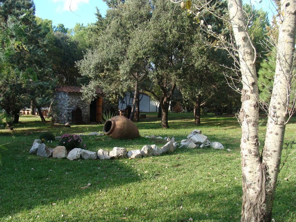Complejo Rural Puerto Penas Aroche Exterior photo