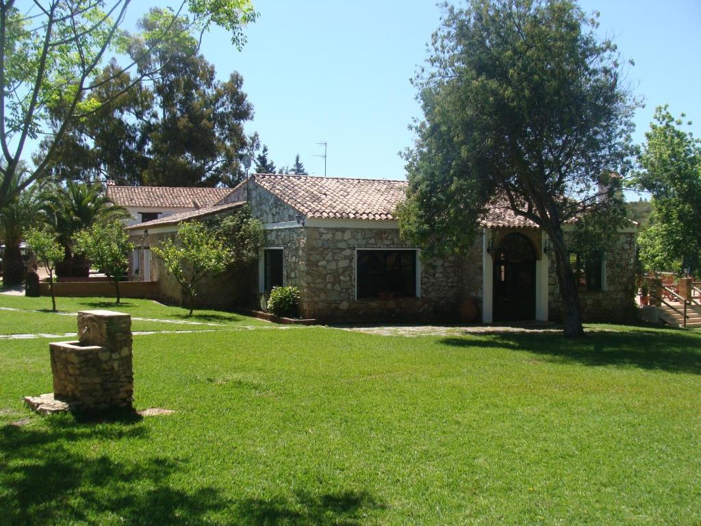 Complejo Rural Puerto Penas Aroche Exterior photo