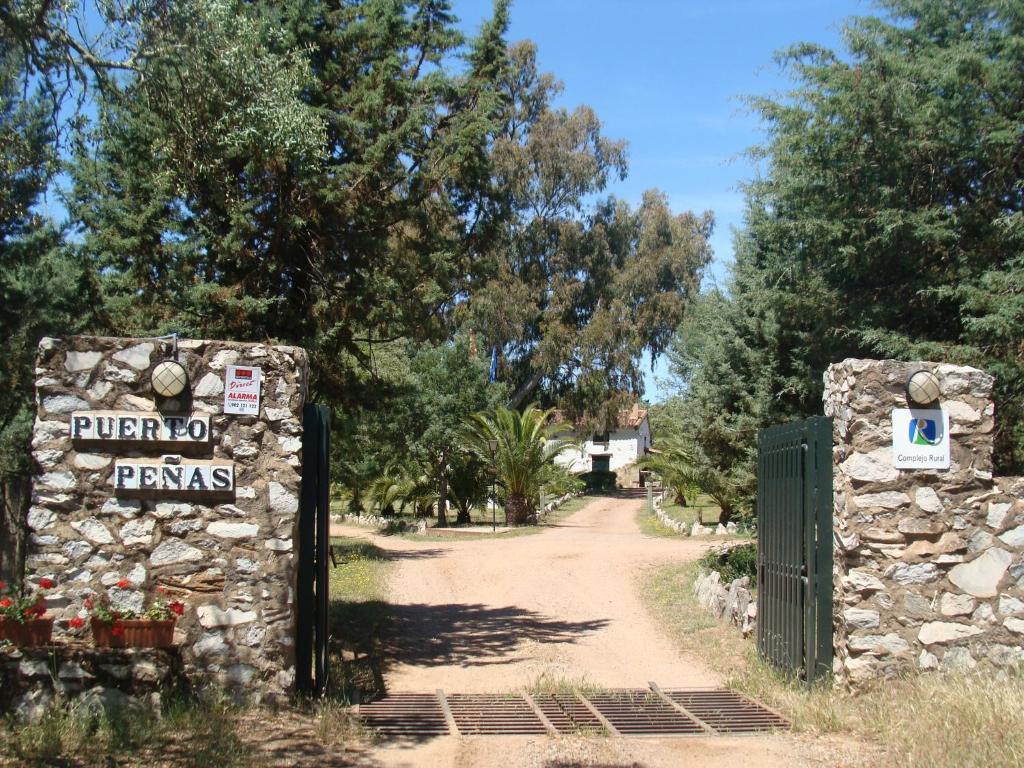 Complejo Rural Puerto Penas Aroche Exterior photo